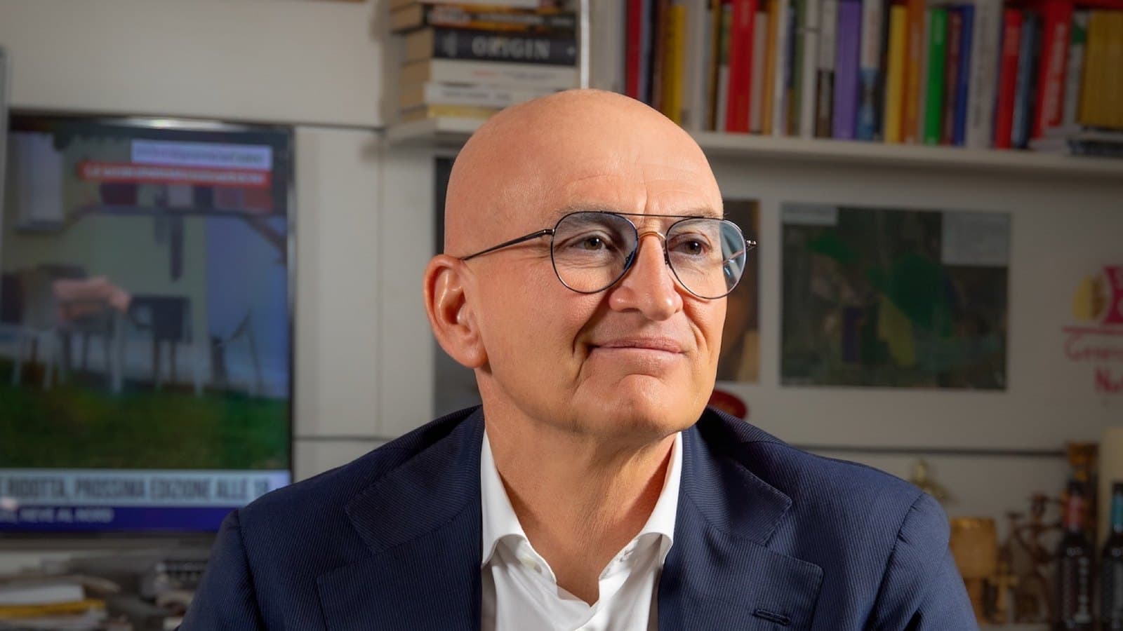Francesco Casillo, president and chief executive of Casillo, in a navy jacket in his office, bookshelves behind him. Foto d'archivio.